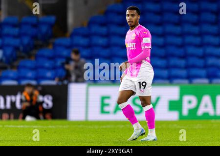 Cardiff, Royaume-Uni. 28 août 2024. Cameron Archer de Southampton en action. Carabao Cup EFL Cup 2ème tour match, Cardiff City v Southampton au Cardiff City Stadium de Cardiff, pays de Galles, le mercredi 28 août 2024. Cette image ne peut être utilisée qu'à des fins éditoriales. Usage éditorial exclusif, photo de Lewis Mitchell/Andrew Orchard photographie sportive/Alamy Live News crédit : Andrew Orchard photographie sportive/Alamy Live News Banque D'Images