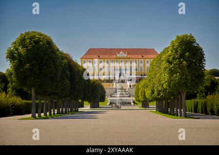 Schloss Hof est un palais situé à Marchfeld, en Autriche, près de la frontière avec la Slovaquie Banque D'Images