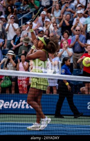 Naomi Osaka (JPN) émouvante après avoir remporté son premier tour à l’US Open de Tennis 2024. Banque D'Images