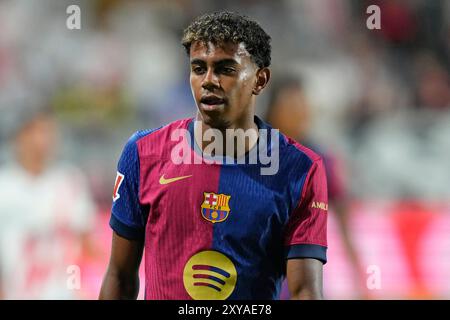 Madrid, Espagne. 27 août 2024. Lors du match de la Liga EA Sports entre le Rayo Vallecano et le FC Barcelone a joué au stade Vallecas le 27 août 2024 à Madrid, en Espagne. (Photo de Cesar Cebolla/PRESSINPHOTO) crédit : AGENCE SPORTIVE PRESSINPHOTO/Alamy Live News Banque D'Images