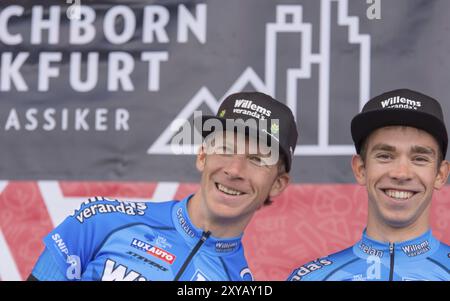 ESCHBORN, ALLEMAGNE, 1er MAI 2018 : Huub Duijn et Sean de Bie à la course cycliste Eschborn-Frankfurt, une course cycliste classique annuelle qui débute à Eschborn an Banque D'Images