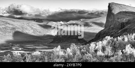 Ambiance matinale à Rapadalen, parc national de Sarek, site du patrimoine mondial de Laponie, Norrbotten, Laponie, Suède, septembre 2013, Europe Banque D'Images