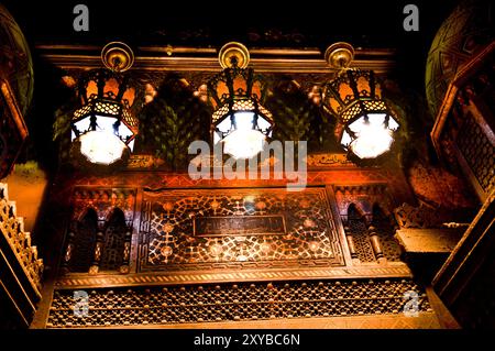 Belles lumières à El Fishawy est un café, le Caire, Egypte. Banque D'Images