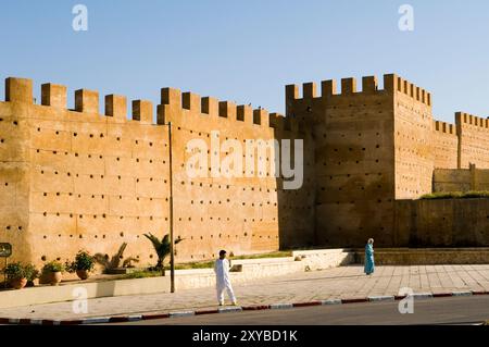 La vieille muraille de la ville à Fès, Maroc. Banque D'Images