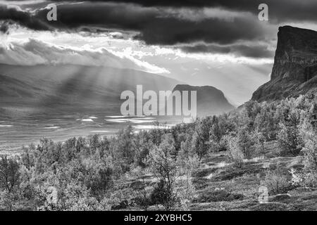 Ambiance nocturne à Rapadalen, parc national de Sarek, site du patrimoine mondial de Laponie, Norrbotten, Laponie, Suède, septembre 2013, Europe Banque D'Images