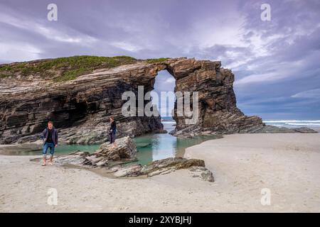 Plage de Las Catedrales, marée basse entre les récifs, Ribadeo, Lugo, Galice, Espagne Banque D'Images