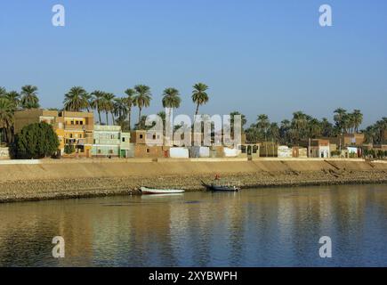 Village sur le Nil Banque D'Images