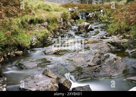 Une des nombreuses cascades irlandaises Banque D'Images