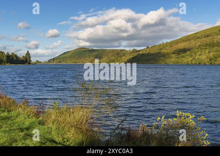 Le réservoir de Talybont avec Tor y Foel en arrière-plan, Powys, Wales, UK Banque D'Images