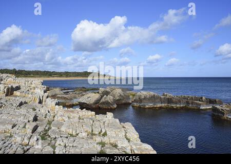 Vue sur la côte en suède sur la mer baltique, près de skane, varhallen. Côte de Skane sur la mer Baltique en Suède varhallen, oesterlen Banque D'Images