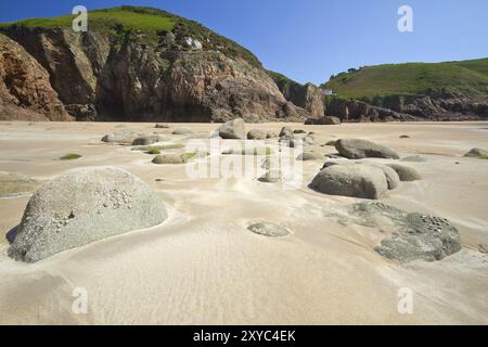 Formations de pierre sur la plage à Greve de Lecq, Jersey, Royaume-Uni, Europe Banque D'Images