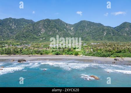 Vue aérienne de la plage de Dulan située dans le comté de Taitung, Taiwan Banque D'Images