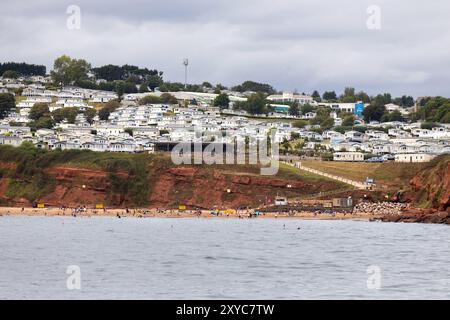 Vue générale de Sanday Bay, qui abrite plus de 2000 caravanes dans le cadre du Devon Cliffs Holiday Park dans le Devon, Royaume-Uni. Sandy Bay est situé près de l'étoile Banque D'Images