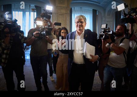 Bucarest, Roumanie. 29 août 2024 : Marcel Bolos, ministre des Finances, arrive à la réunion du Bureau politique national du Parti libéral national. Crédit : Lucian Alecu/Alamy Live News Banque D'Images