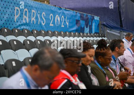 PARIS, FRANCE-26 juillet 2024 : participants à la cérémonie d'ouverture des Jeux Olympiques de Paris 2024 au stade Trocadéro Banque D'Images