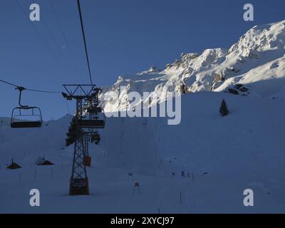 Télésiège de la station de ski Pizol tôt le matin Banque D'Images