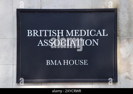 Vue générale de l'enseigne de la British Medical Association (BMA) à BMA House, le siège du syndicat. (Photo de Vuk Valcic / SOPA images/SIPA USA) Banque D'Images