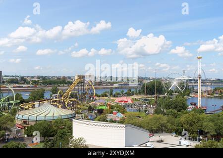 Montréal, Canada, 09 août 2008 : Parc d'attractions la ronde à Montréal, vue depuis le pont Jacques Cartier. La ronde est le deuxième plus grand par d'attractions Banque D'Images