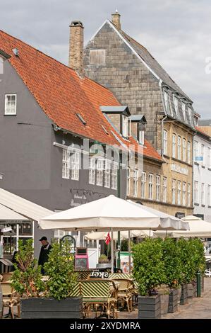 Bâtiments dans la rue piétonne Algade, Roskilde, Danemark Banque D'Images