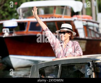 VENISE, ITALIE - AOÛT 29 : Sigourney Weaver part à l'Hôtel Excelsior au 81e Festival international du film de Venise le 29 août 2024 à Venise, Italie Banque D'Images