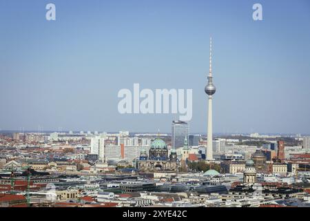 Ville de Berlin et, cathédrale et célèbre tour de télévision, Allemagne, Europe Banque D'Images