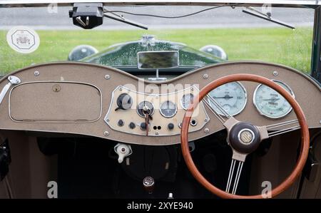 Volant et tableau de bord MG Banque D'Images