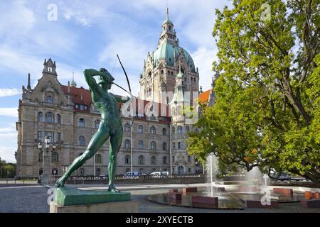 Archer devant le nouvel hôtel de ville, Hanovre, basse-Saxe, Allemagne, Europe Banque D'Images