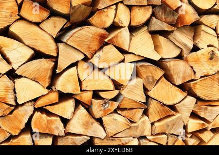 Pile de bois de chauffage haché pour l'hiver Banque D'Images