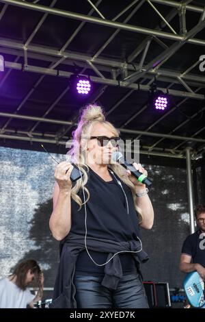 Nanne Grönvall. Chanteur et artiste suédois fait un contrôle sonore avant le concert à Malmköping, Suède 2023 Banque D'Images