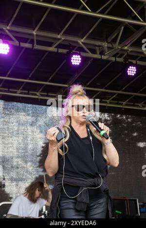 Nanne Grönvall. Chanteur et artiste suédois fait un contrôle sonore avant le concert à Malmköping, Suède 2023 Banque D'Images