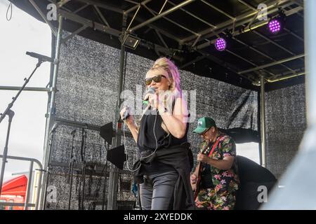 Nanne Grönvall. Chanteur et artiste suédois fait un contrôle sonore avant le concert à Malmköping, Suède 2023 Banque D'Images