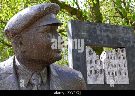 Monument à Wilhelm Kaisen à Brême, Statue de Wilhelm Kaisen, Brême, Allemagne, Europe Banque D'Images