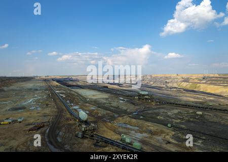 La mine à ciel ouvert Garzweiler II au soleil Banque D'Images