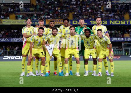 Vérone, Italie. 26 août 2024. L'équipe de la Juventus en action lors du match de football Serie A eniliant entre l'Hellas Vérone et la Juventus au stade Marcantonio Bentegodi, au nord de l'est de l'Italie - lundi 26 août 2024. Sport - Soccer (photo de Paola Garbuio /Lapresse) crédit : LaPresse/Alamy Live News Banque D'Images