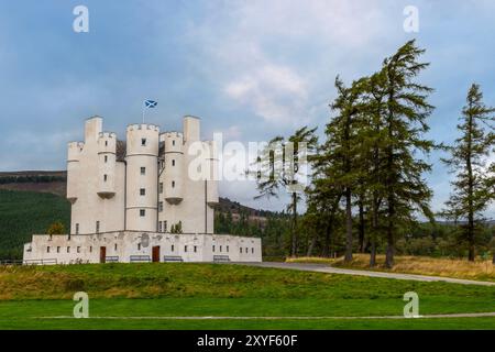 Le château de Braemar est situé près du village de Braemar dans l'Aberdeenshire, en Écosse. Banque D'Images