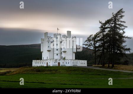 Le château de Braemar est situé près du village de Braemar dans l'Aberdeenshire, en Écosse. Banque D'Images