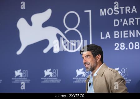 Venise, Italie. 29 août 2024. Pierfrancesco Favino du film 'Maria' pose pour le photocall lors du 81e Festival international du film de Venise à Venise, Italie, 29 août 2024. Crédit : Li Jing/Xinhua/Alamy Live News Banque D'Images