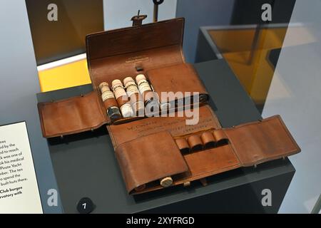 Trousse médicale de William Colbeck, environ 1900 exposée au National maritime Museum, Londres Banque D'Images