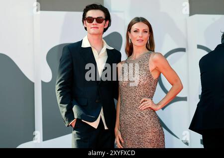 Louis Partridge und Leila George D'Onofrio BEI der Premiere der Apple TV+ Miniserie 'Disclaimer' auf der Biennale di Venezia 2024 / 81. Internationale Filmfestspiele von Venedig im Palazzo del Cinema. Venedig, 29.08.2024 Banque D'Images