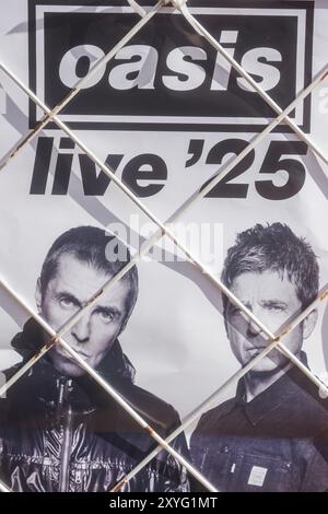 Londres. 29 août 2024. Les frères Liam et Noel Gallagher sont présentés dans un agent de presse à Londres, alors que le groupe de Manchester Oasis annonce qu'ils devraient se réunir après 15 ans avec une série de concerts en 2025, y compris au stade de Wembley Credit : Amer Ghazzal/Alamy Live News Banque D'Images