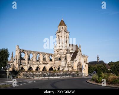 Caen, France ; 21 août 2024 : église Saint Etienne le Vieux dans la ville de Caen, Normandie, France Banque D'Images