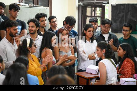 New Delhi, Inde. 29 août 2024. NEW DELHI, INDE - AOÛT 29 : étudiants à Hindu College comme la nouvelle session de l'Université de Delhi commence à partir d'aujourd'hui au campus nord le 29 août 2024 à New Delhi, Inde. (Photo de Sanchit Khanna/Hindustan Times/Sipa USA) crédit : Sipa USA/Alamy Live News Banque D'Images