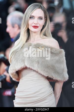 Venise, Italie. 29 août 2024. L'actrice américaine Angelina jolie assiste à la première de Maria au 81e Festival du film de Venise à Venise, en Italie, le jeudi 29 août 2024. Photo de Rune Hellestad/ crédit : UPI/Alamy Live News Banque D'Images