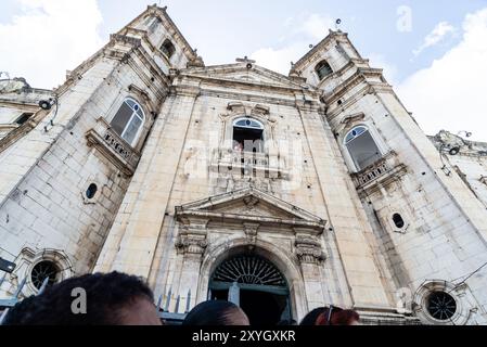 Salvador, Bahia, Brésil - 08 décembre 2019 : façade de l'église Conceição da Praia vue d'un angle bas. Ville de Salvador, Bahia. Banque D'Images