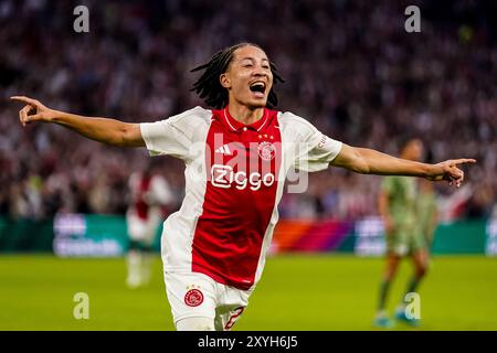 AMSTERDAM, PAYS-BAS - AOÛT 29 : Kian Fitz-Jim de l'AFC Ajax célèbre après avoir marqué le premier but de son équipe lors des Play-offs de l'UEFA Europa League entre Ajax et Jagiellonia Bialystok à la Johan Cruijff Arena le 29 août 2024 à Amsterdam, pays-Bas. (Photo de René Nijhuis) Banque D'Images