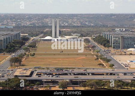 Brasilia, Brésil - 7 juin . 2014 : vue sur l'axe monumental et le Congrès national depuis la tour de télévision Banque D'Images