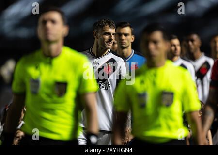 Rio de Janeiro, Brésil. 29 août 2024. RIO DE JANEIRO, BRÉSIL - AOÛT 29 : VEGETTI de Vasco da Gama entre sur le terrain avant le match entre Vasco da Gama et Athletico Paranaense dans le cadre de la Copa do Brasil au stade Maracana le 29 août 2024 à Rio de Janeiro, Brésil. Crédit : Ruano Carneiro/Alamy Live News Banque D'Images