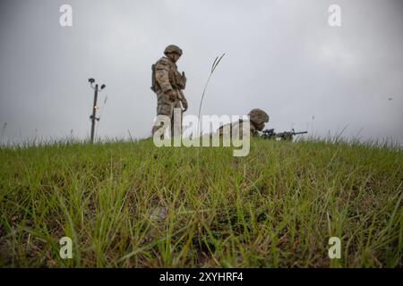 Un soldat affecté à la 3e division d'infanterie (3e ID), tire un Carbine M4 dans le cadre d'un événement de tir contre le stress lors de la 3e compétition ID Best of the Best à Fort Stewart, Géorgie, le 27 août 2024. 3rd ID forme les équipages, les escouades et les pelotons en mettant l'accent sur les fondamentaux pour construire une résilience physique et mentale holistique, puis tester ces équipes dans des compétitions comme la meilleure compétition d'escouade, en veillant à ce que les soldats Dogface soient prêts à se déployer n'importe où dans le monde et à gagner contre n'importe quelle menace. (Photo de l'armée américaine par le sergent Anthony Ford) Banque D'Images