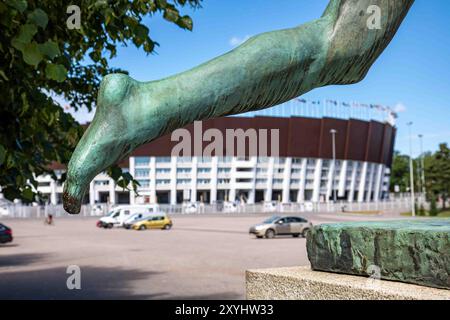 Détail de la statue du coureur Paavo Nurmi devant le stade olympique d'Helsinki dans le quartier de Töölö à Helsinki, Finlande Banque D'Images