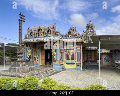 Entrée à la salle de prière du temple hindou Shri Sri Draupadi Amman Kovil Temple, Cap malheureux, Maurice, Afrique Banque D'Images